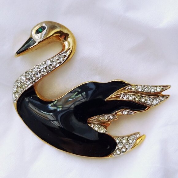 Black Swan Brooch Goldtone Retro 80s Resin Enamel Pavé Rhinestones - Picture 1 of 10